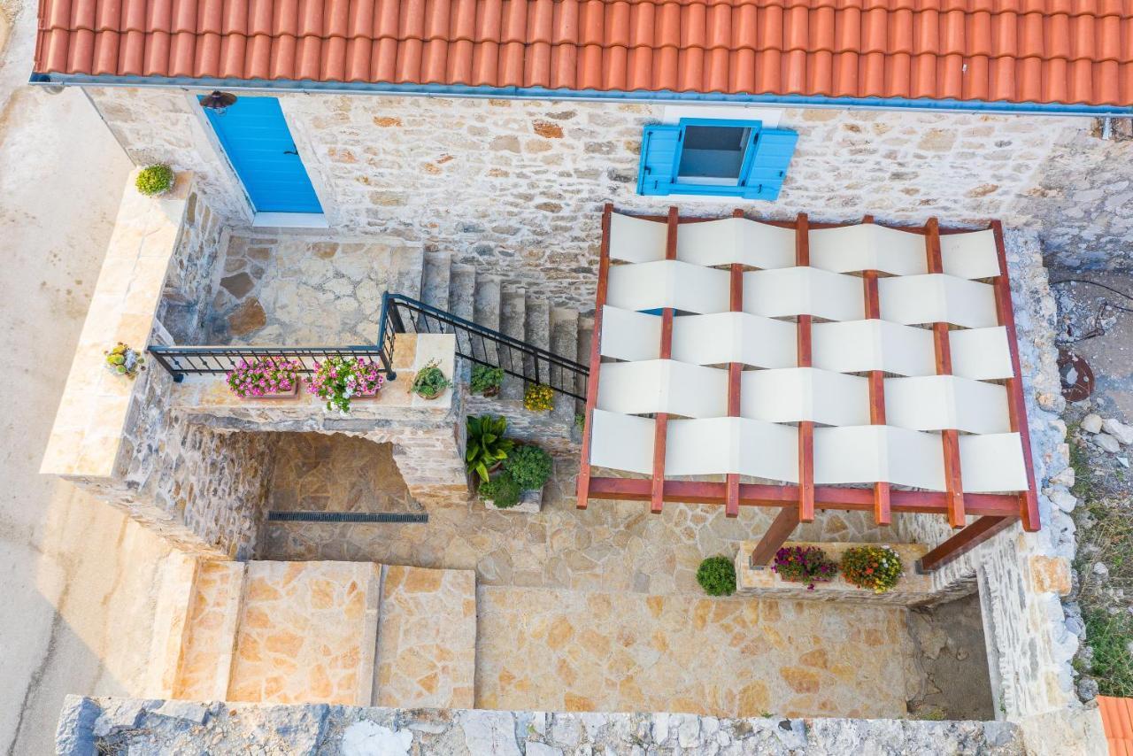Holiday Home Lipa Nasa Nevidane Exterior photo